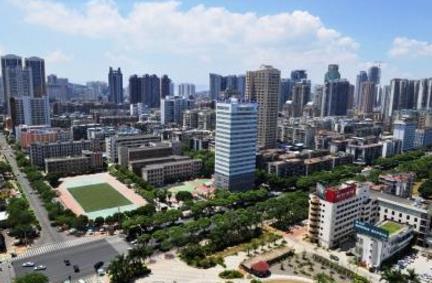 搞好國營大中型企業(yè)的兩個問題淺述 搞好國營大中型企業(yè)的兩個問題淺述