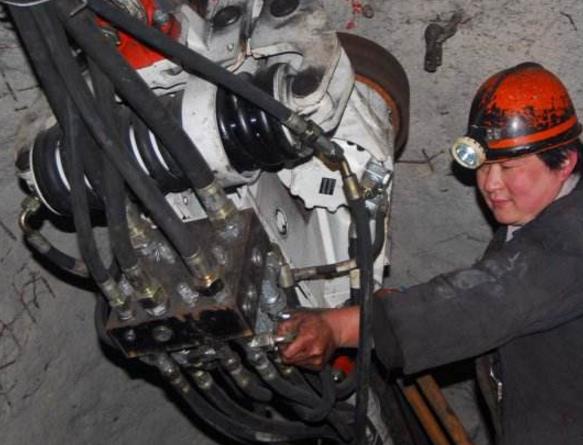 煤礦機電運輸安全管理及隱患預(yù)防分析 煤礦機電運輸安全管理及隱患預(yù)防分析